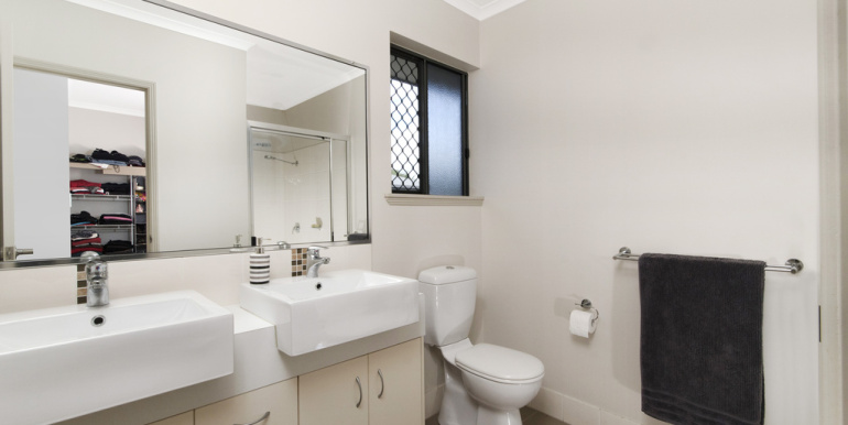 008_Open2view_ID421884-23_Mallory_Close__Edmonton